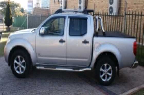 NISSAN NAVARA 3.0 DCiz LE AT EXE PU DC