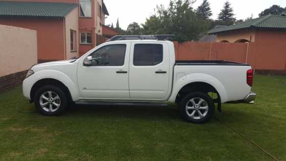 NISSAN NAVARA 4.0 LE 4X2 PU DC