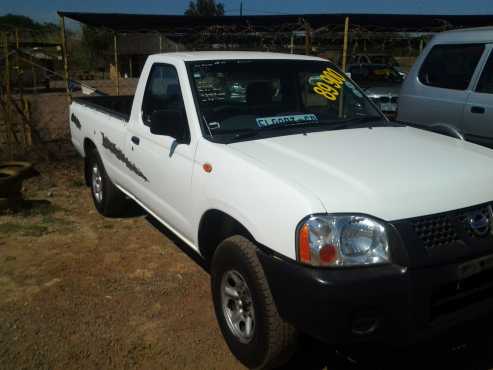 nissan np 300