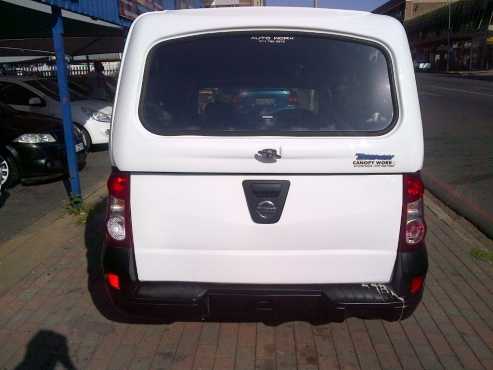nissan np200 1.4i 2011 140000km r69950-00  5 speed   fuel saver  aircon  power steering  cd radio mp