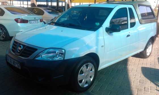 NISSAN NP200 1.6  with Canopy - White colour 2011 model