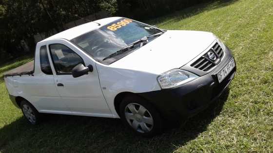 nissan np200