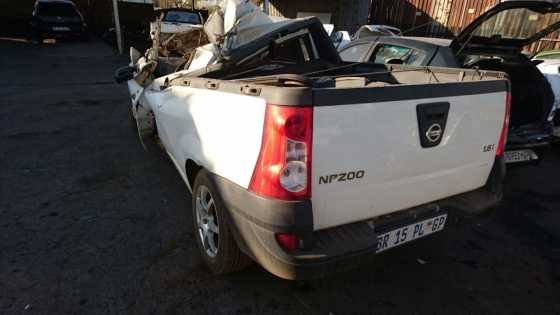 NISSAN NP200