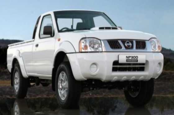 Nissan NP300 2.0 LWB BASE