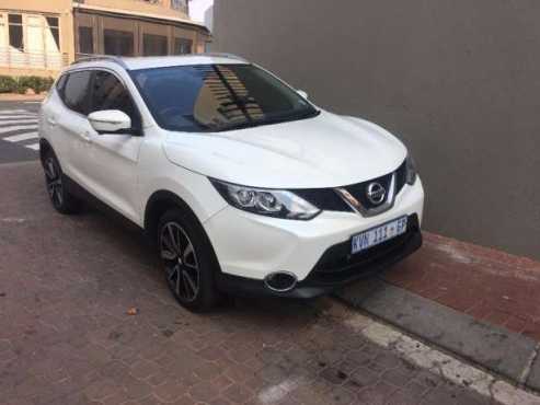 Nissan Qashqai 1.6 dCi Extronic CVT Pearl White