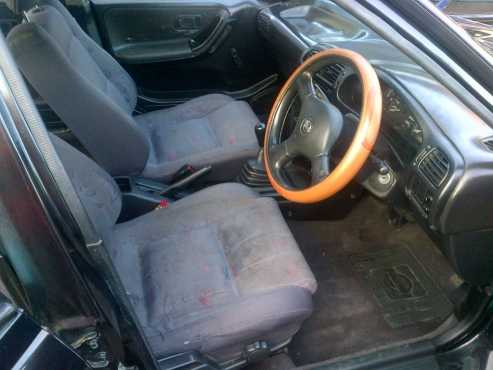 nissan sentra 160 1996 200000km r34950-00  5  speed  fuel saver5  aircon  power steering  cd radio