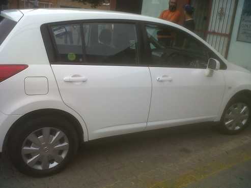 nissan tiida 2010 visia