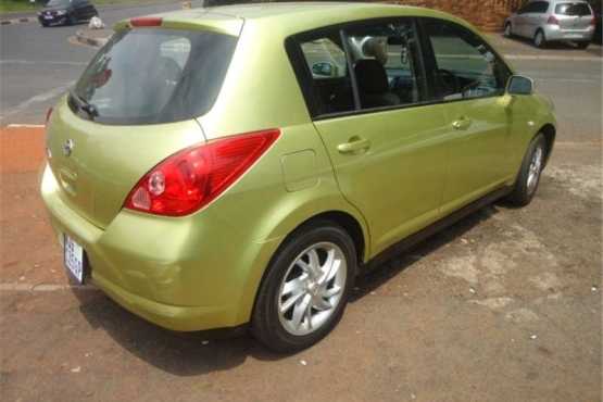 Nissan Tiida Hatch 1.6 Acenta