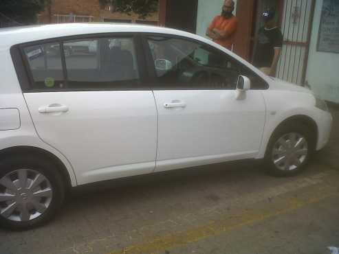 nissan tiida visia 2010