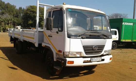 Nissan UD 70 With Dropsides