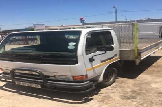 Nissan UD20 Dropsides truck for sale