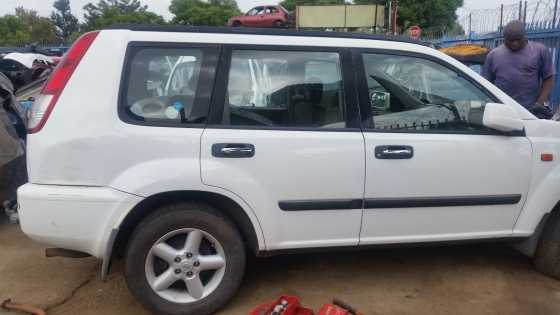 NISSAN X-TRAIL STRIPPING FOR SPARES CALL