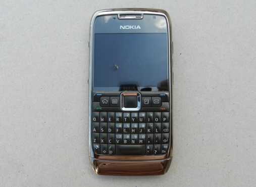 Nokia E71 cell phone in Very good condition.