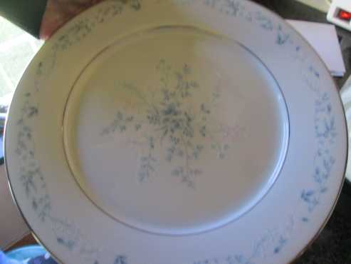 Noritake Dinner set