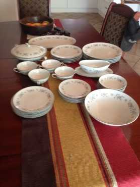Noritake white bone china dinner service 24 piece spotless to swop for free standing fireplace value