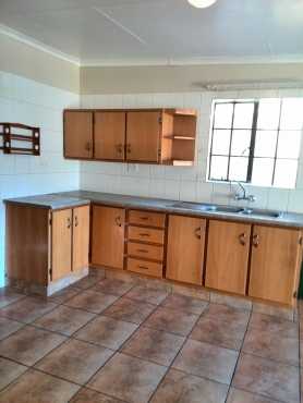 NORTHMEAD LARGE BACHELOR FLAT CLOSE TO NORTHMEAD SQUARE