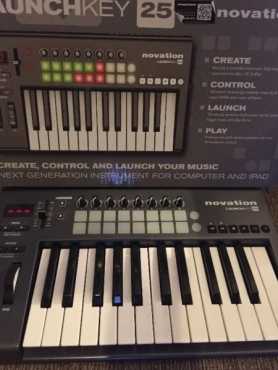 Novation Launchkey 25 Keyboard (Barely UsedStill in box)