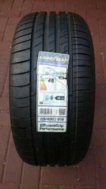 Nuwe Goodyear EfficientGrip performance tyre 2254517