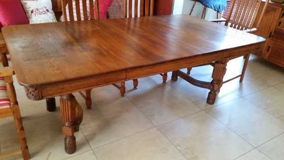 Oak dining room table