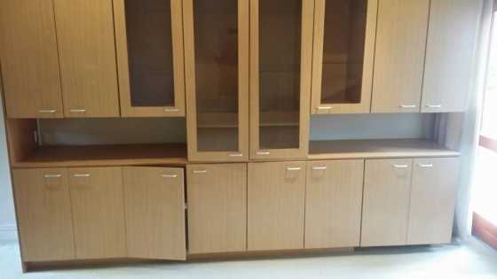 Office set desk and large wall unit for sale. Excellent condition.