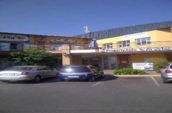 Office space for sale at a busy mall in Honeydew Ridge R1 250 000