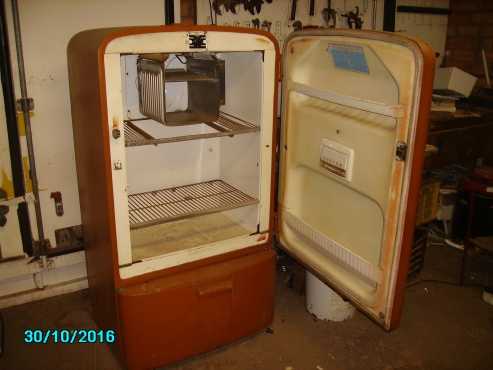 OLD KELVINATOR FRIDGE