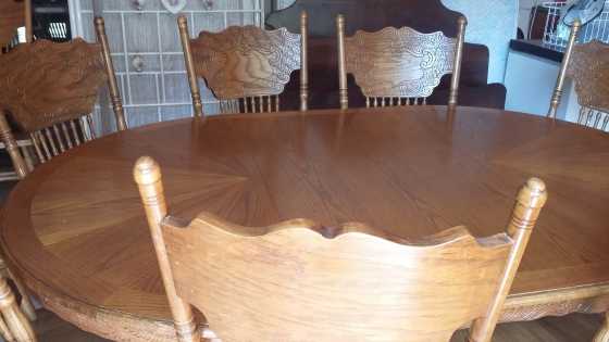 Old oak 8 seater Dining Room Table and Chairs