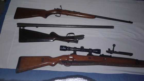 Old rifles. Maybe collective stuff