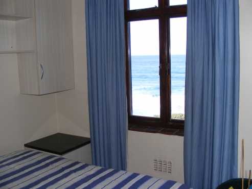 One and a half bedroom holiday flat with awesome sea views