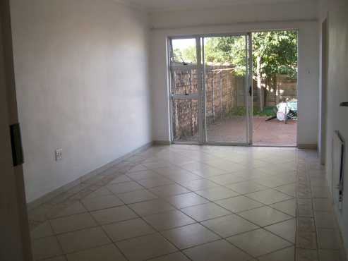 ONE BEDROOM GARDEN FLAT - KILNERPARK - PTA