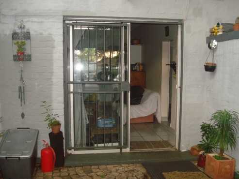 One bedroom garden flatlet with own entrance to rent in Rietfontein, Pretoria Moot area