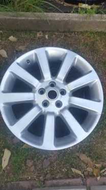 One Range Rover Big Body Vogue 20 inch Original Spare mag