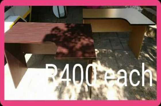 only 2 desks available - R400 each