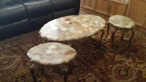 Onyx coffee table with 4 side tables