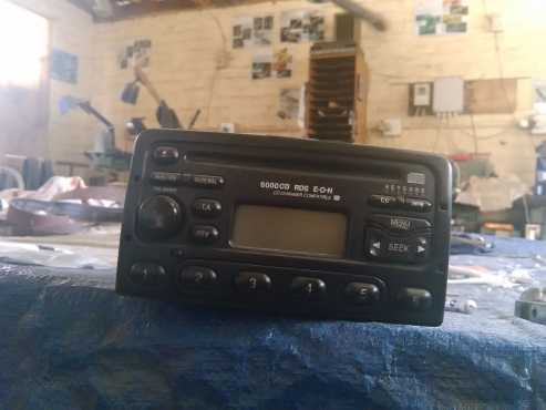 oorsponklike ford ikon motor radio