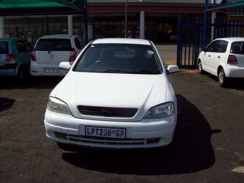 OPEL ASTRA 1.6 2000 Model,5 Doors factory AC And CD Player