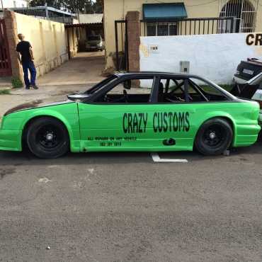 Opel astra oval track car