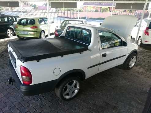 Opel corsa bakkie 2004 manual 1.4i with 174000 km Spotless running condition