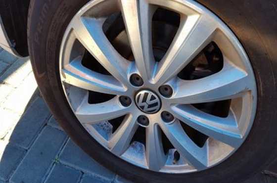 Opsoek na 2 sulke rims vir VW Touran 2012 16quot