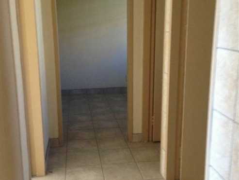 ORANGE GROVE on Louis Botha Avenue 1bed, bathroom, kitchen, lounge, Rental R3200