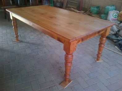 Oregon Dinning table for sale