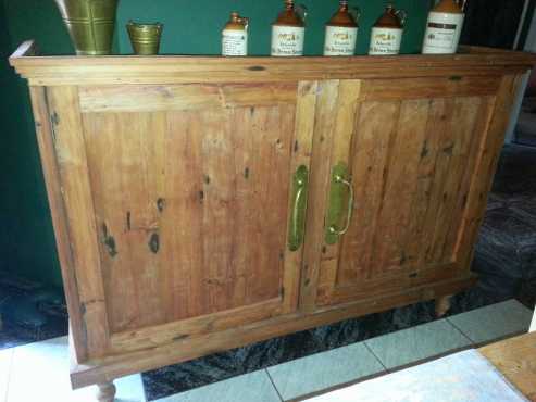 Oregon Pine Pantry Cupboard with Shelves Inside (1570x435x1095)