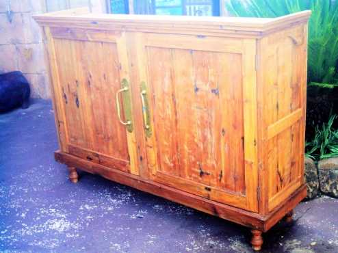 Oregon Pine Pantry Cupboard with Shelves Inside (1570x435x1095)