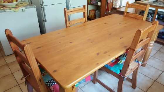 Oregon pine table and chairs