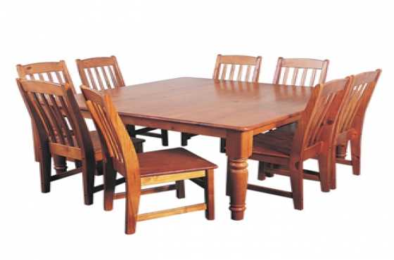 Oregon stained table and chairs for sale