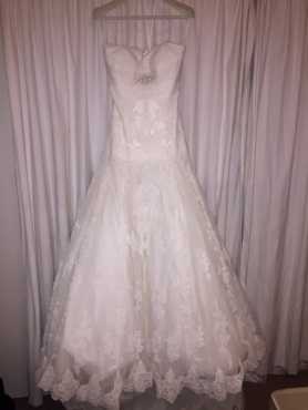 Origanal Designer Wedding dress Pronovias for sale