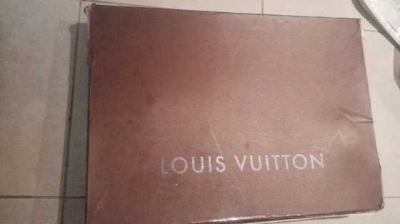 Original LV boot size 5