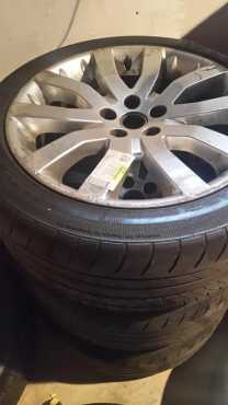 Original Range Rover Sport 2008 model 20 inch Mag with Continental 2754020 tyre 30 tread left