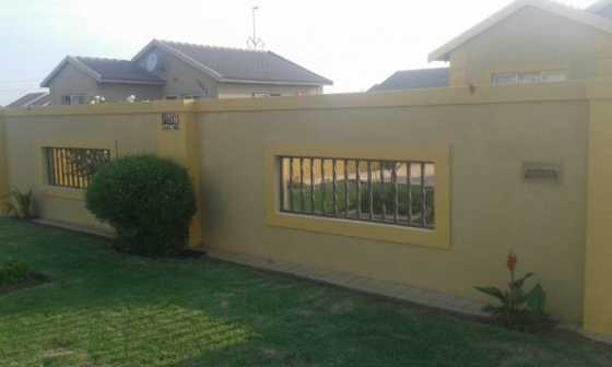 Outside room with private entrance for Rent in Windmill Park, Boksburg