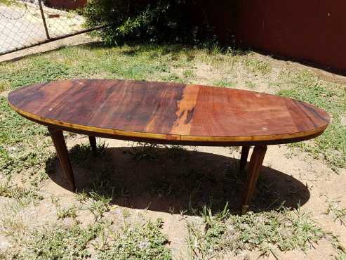 Oval Coffee table in far condition